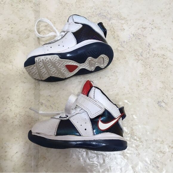 NIKE LEBRON JAMES SNEAKERS‎ - Picture 8 of 9